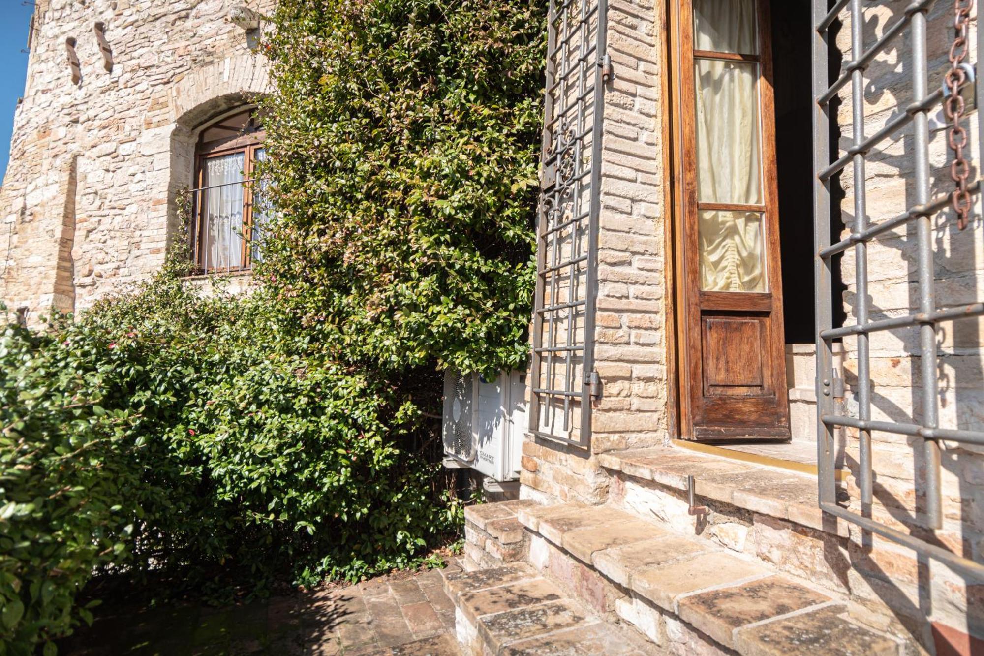 Residenza D'Epoca San Crispino Apart otel Assisi Dış mekan fotoğraf